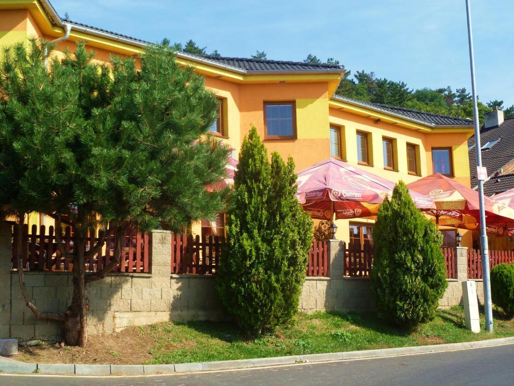 Hotel Pohadka موست المظهر الخارجي الصورة