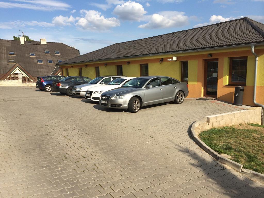 Hotel Pohadka موست المظهر الخارجي الصورة