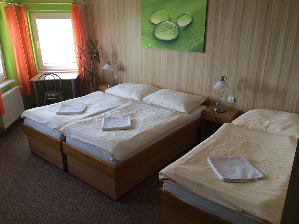 Hotel Pohadka موست الغرفة الصورة